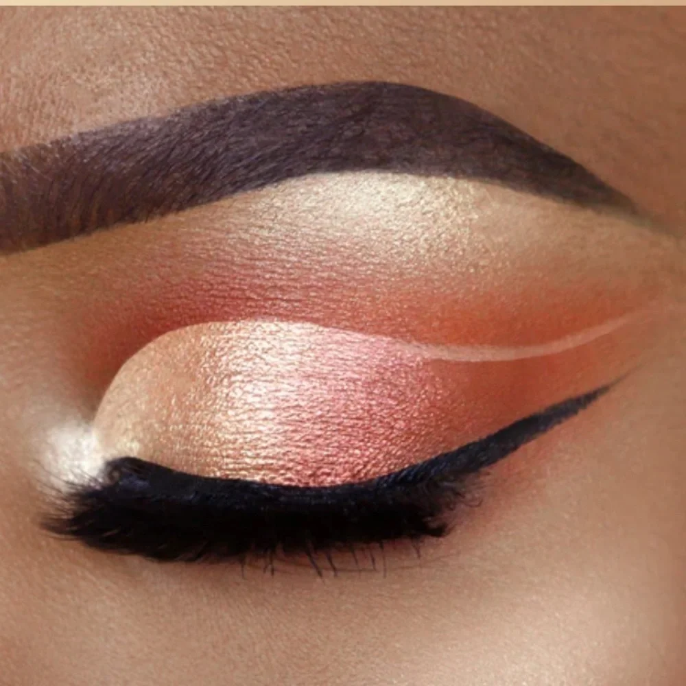 ✨ Beauty Bakerie PROOF IS IN THE PUDDING EYESHADOW PALETTE